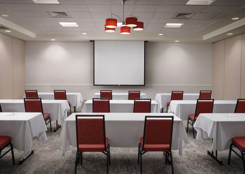 Hilton Garden Inn Ann Arbor - photo 35