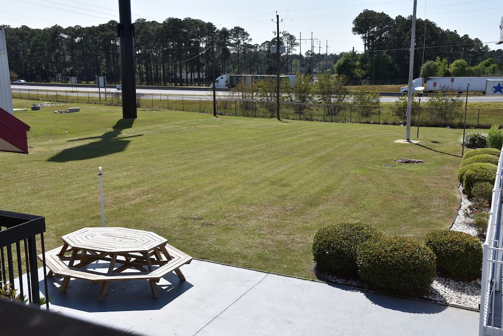 Super 8 by Wyndham Tifton - photo 49