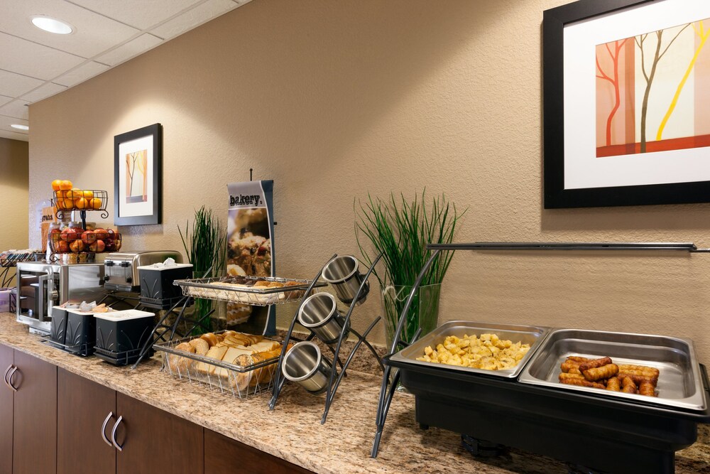 Microtel Inn & Suites by Wyndham Pleasanton - photo 18