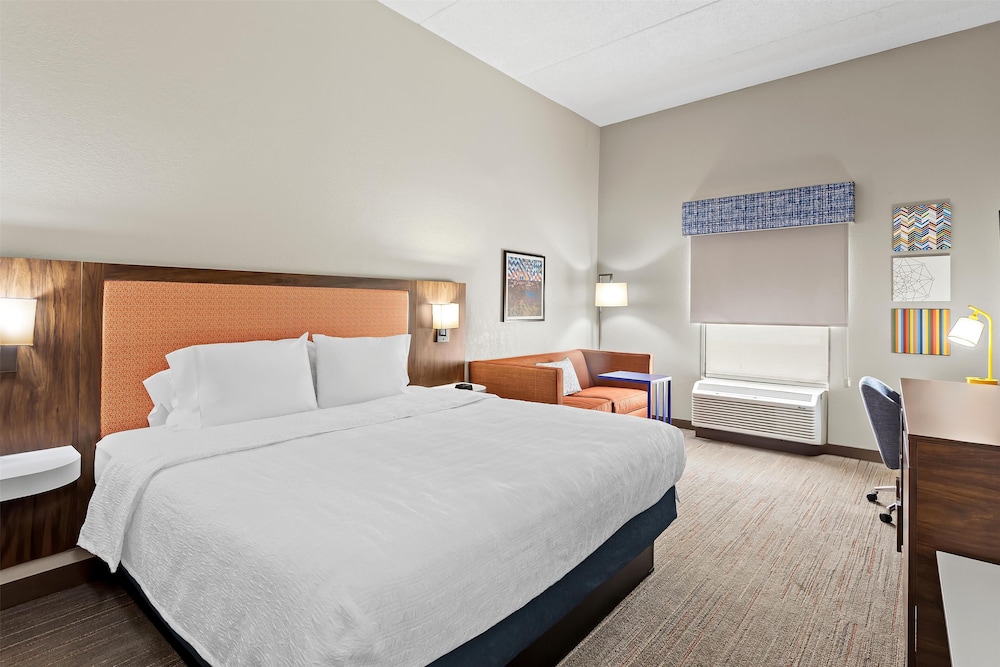 Hampton Inn & Suites Bolingbrook - photo 11