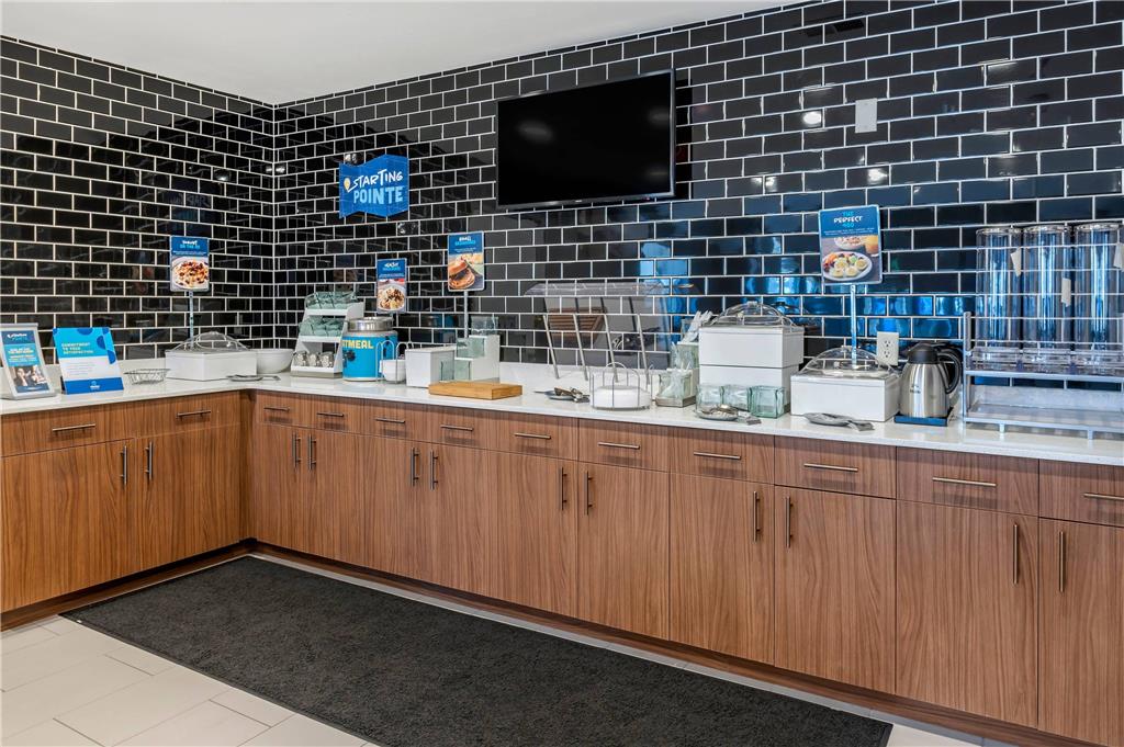 Clarion Pointe Indianapolis Airport - photo 28