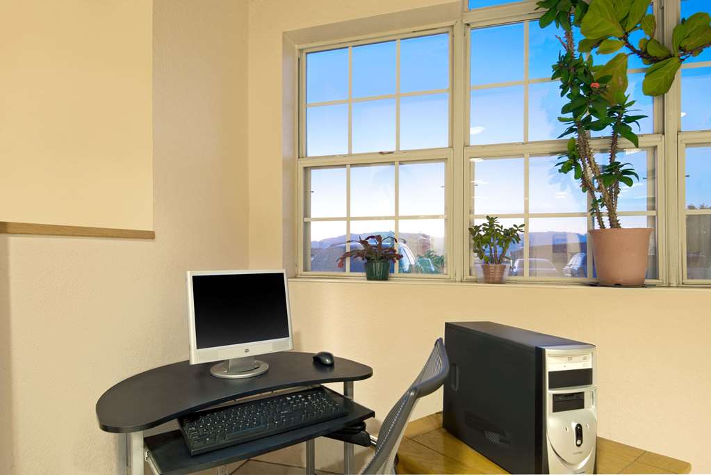 Microtel Inn & Suites By Wyndham Albuquerque West - photo 14