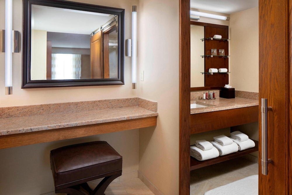The Lincoln Marriott Cornhusker Hotel - photo 12