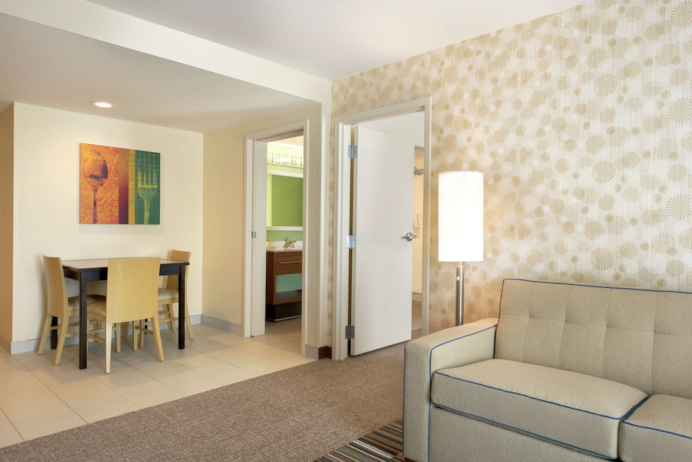 Home2 Suites by Hilton Milwaukee Airport - photo 15