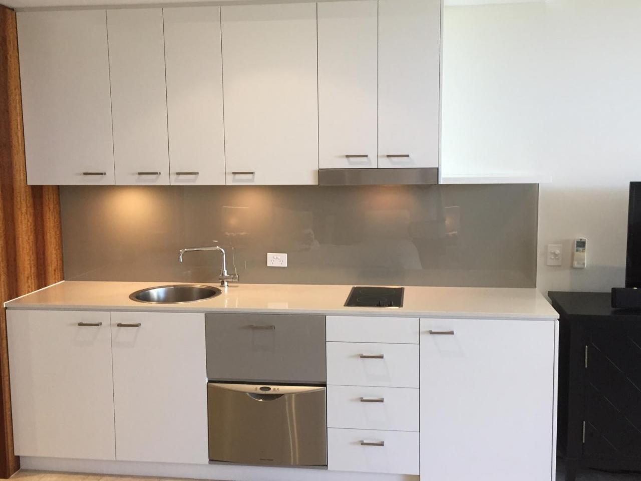 Luxury Romance 5 To Beach — Casuarina — photo 4