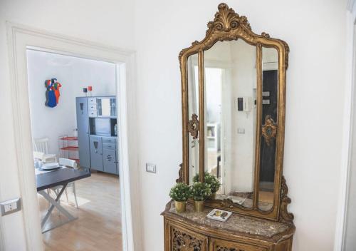 MILAN stilysh apartment near Metro and Fiera MICO — 4-Star Luxury Hotel in Milan, Italy