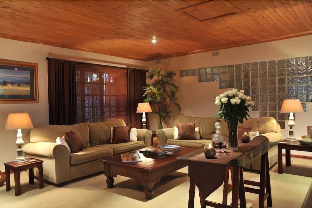 Chestnut Country Lodge — 4-Star Luxury Hotel in Hazyview, South Africa