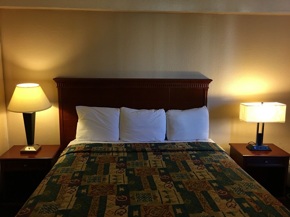 Rodeway Inn At Fort Lee - photo 8