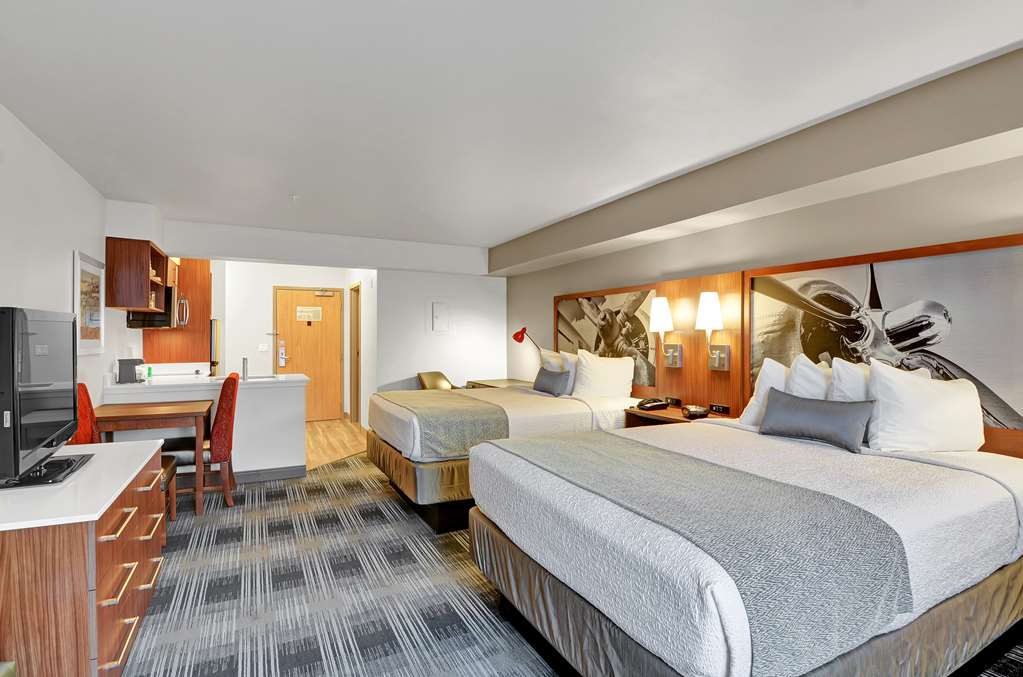 Executive Residency by Best Western Navigator Inn & Suites - photo 9
