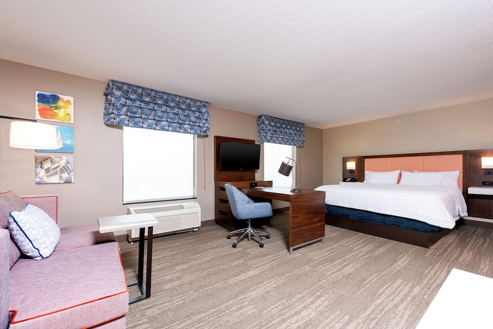 Hampton Inn & Suites Marshalltown - photo 5