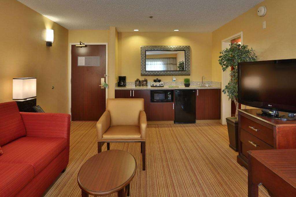 Sonesta Essential Junction City - photo 30