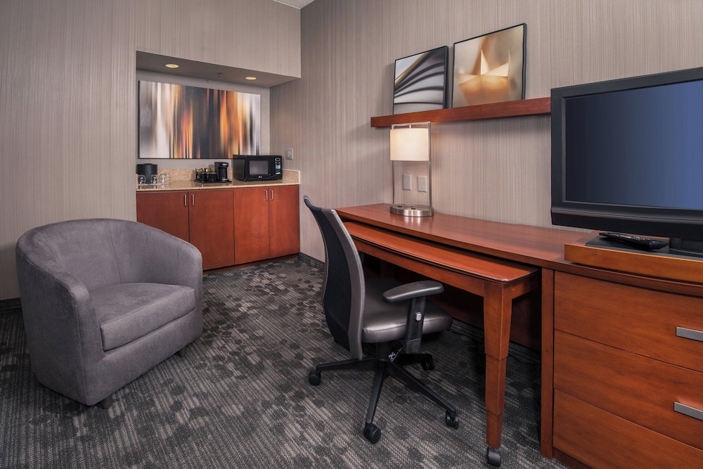 Courtyard by Marriott Washington Dulles Airport Chantilly - photo 9