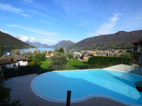 Paradise — 4-Star Luxury Hotel in Sale Marasino, Italy
