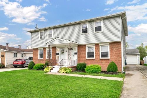 Cozy Duplex Near BUF International Airport — 4-Star Luxury Hotel in Cheektowaga, United States