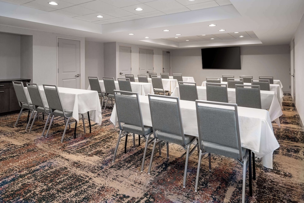 Homewood Suites by Hilton Eatontown - photo 42