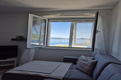 Apartments Matea One Bedroom Apartment with Sea View tikovica