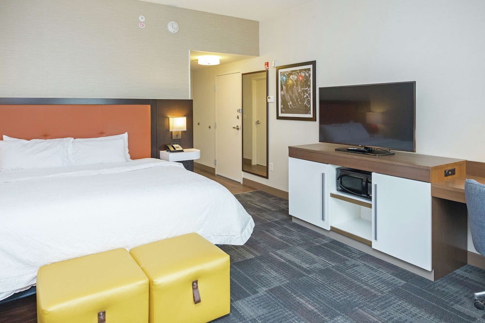 Hampton Inn & Suites Morgantown University Town Centre - photo 20