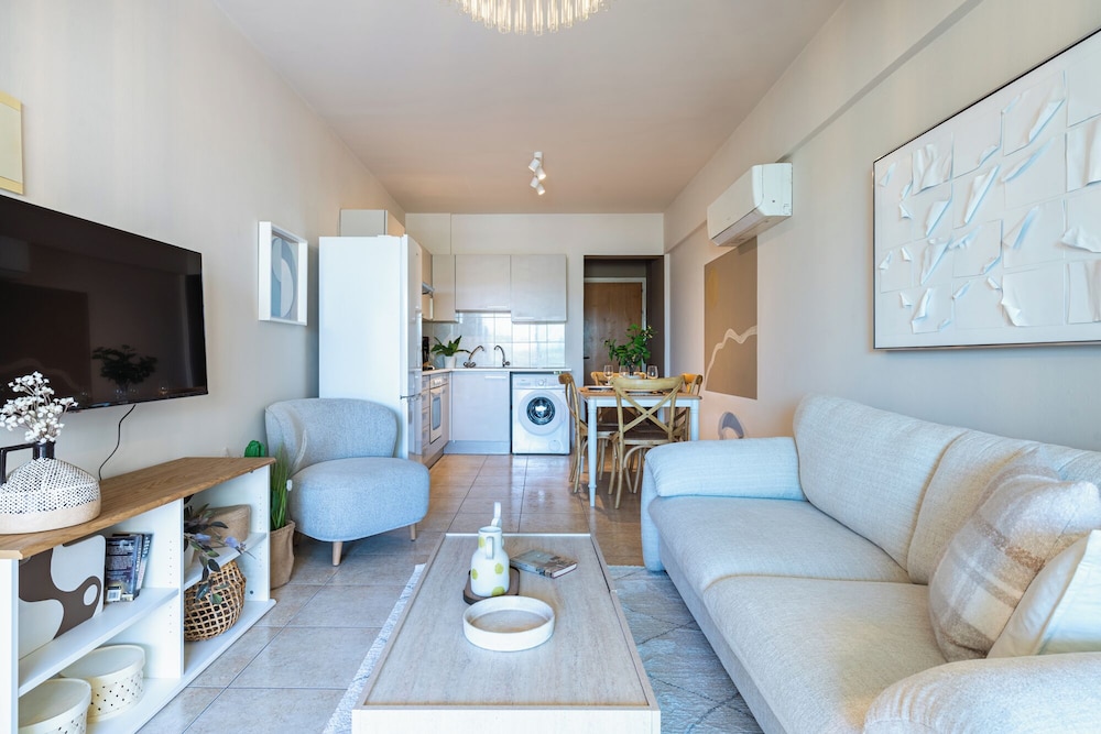 Lazuli Urban Luxury 2 bedroom with Pool — 4-Star Luxury Hotel in Larnaca, Cyprus