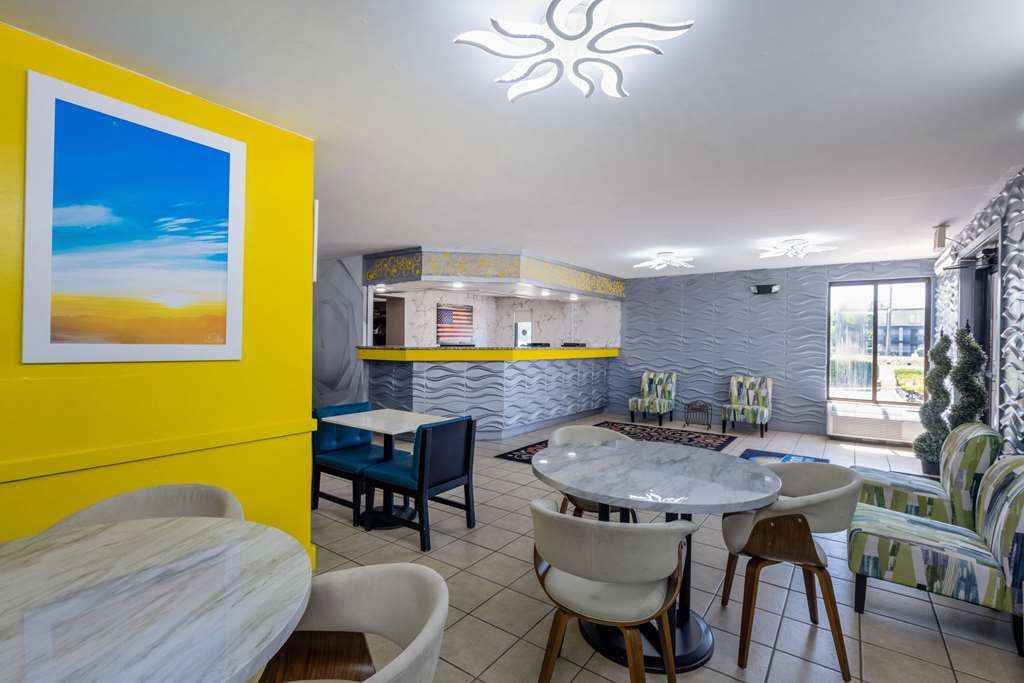 Days Inn & Suites by Wyndham Fort Bragg Cross Creek Mall - photo 9
