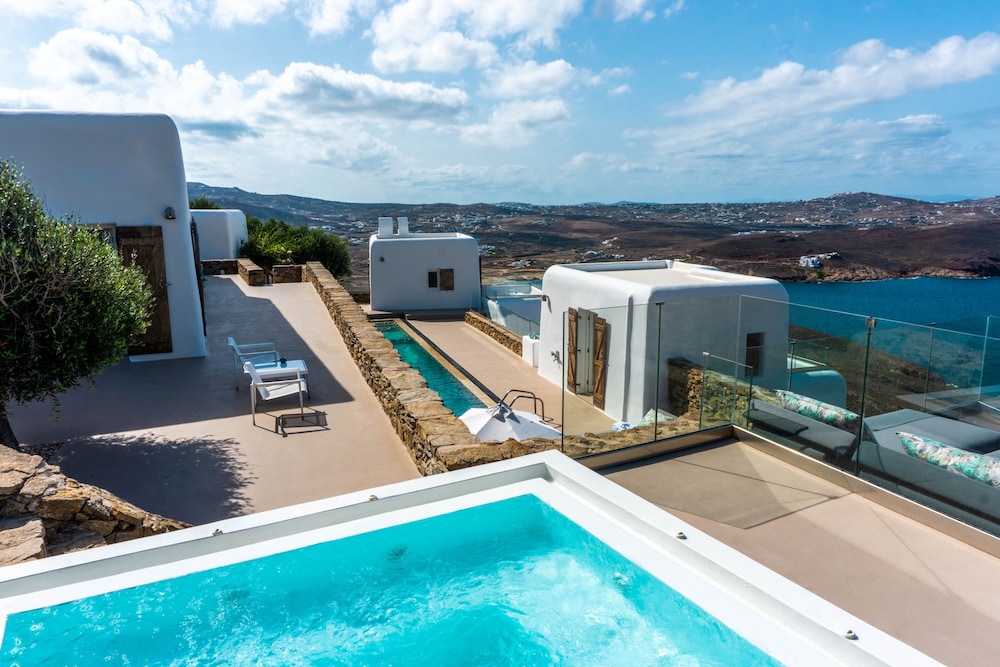 Villa Ester with Heated Pool & Hot Tub — 4-Star Luxury Hotel in Mykonos, Greece
