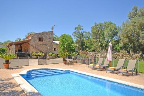 Villa Alba — 4-Star Luxury Hotel in Llubi, Spain