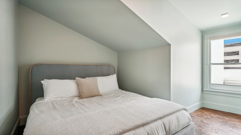 The Mary Beth Hotel & Gallery - photo 16