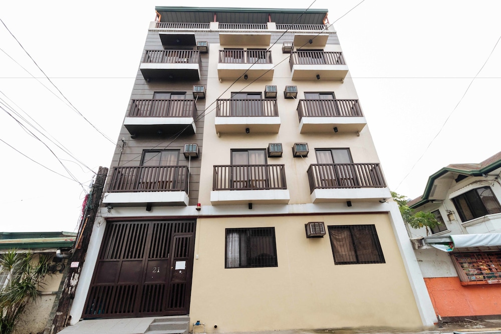 RedDoorz near NAIA Terminal 1