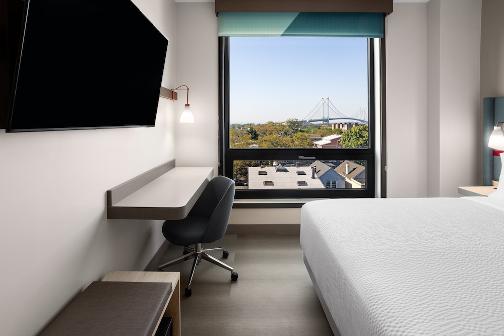 avid hotel Brooklyn Dyker Heights by IHG - photo 8