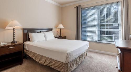 Tuscana Resort 2 Bedroom Condo Clubhouse Access 8 miles to Disney 2 Condo - photo 7