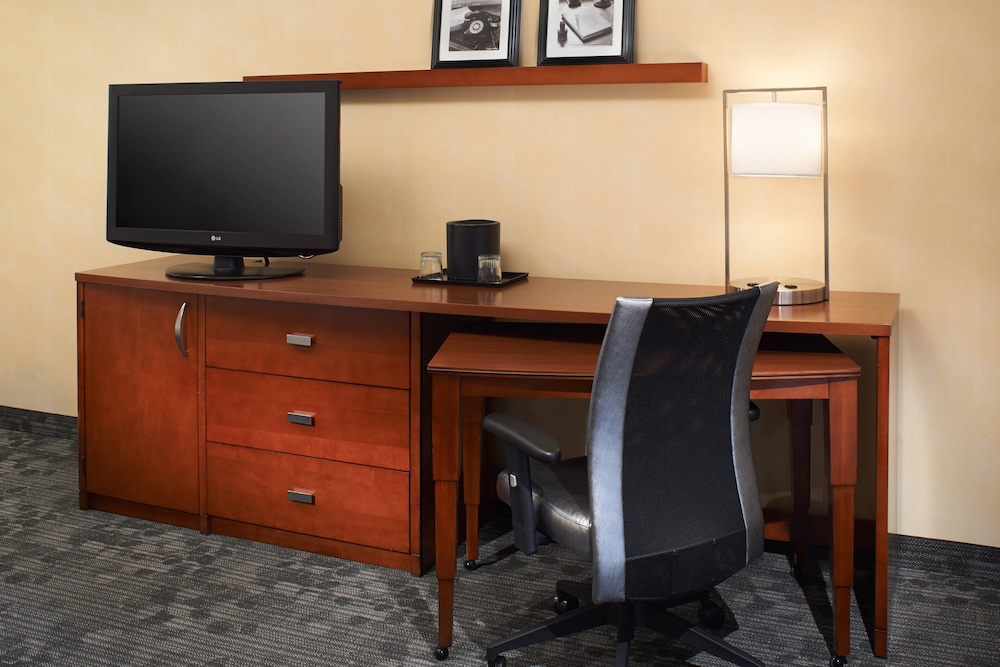 Courtyard by Marriott Chicago Deerfield - photo 10