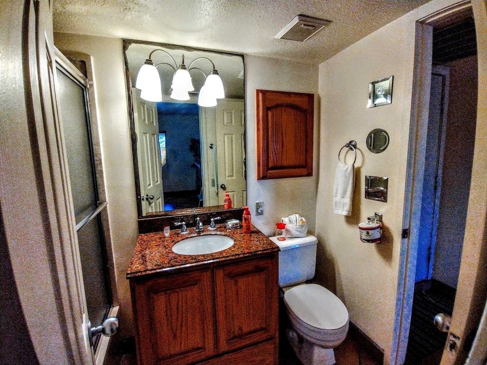 Landfall Towers 34 Minium 1 Bedroom Condo by RedAwning - photo 10