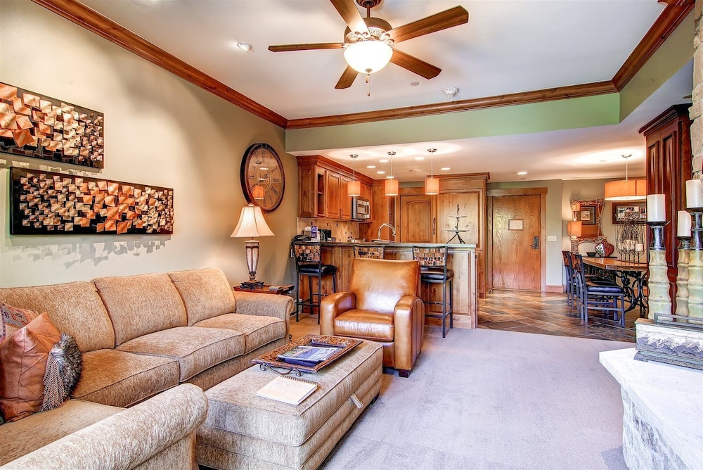 Beaver_creek_charter_1bedroom_01 Avon in Avon, United States