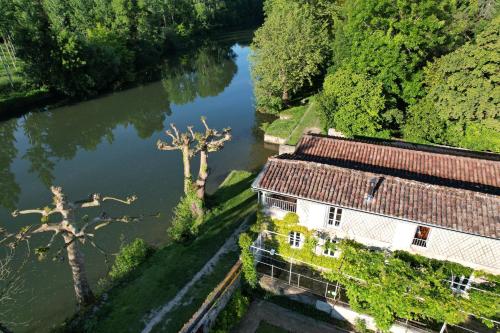 Le Gué Renard un Balcon Sur La Charente — hotel in Jarnac
