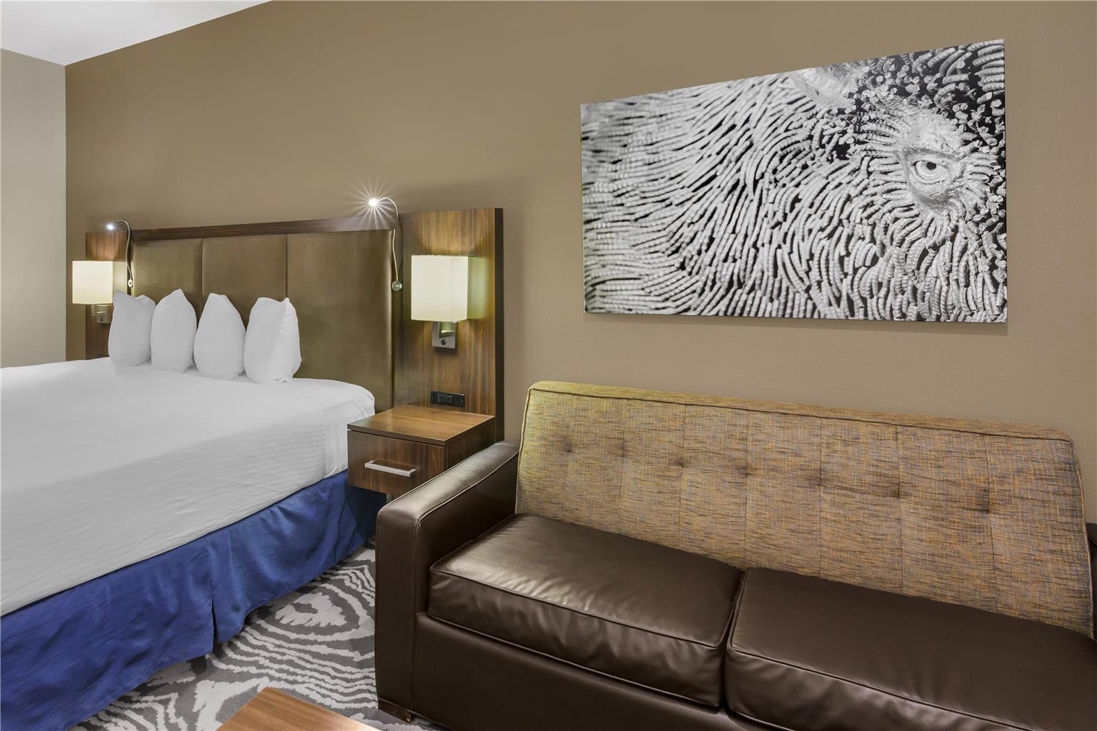 Best Western Plus Williston Hotel & Suites - photo 20
