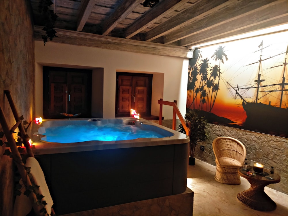 Casona De La Pinta — hotel in Cartes
