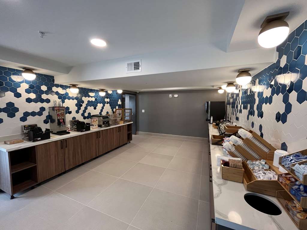 La Quinta Inn by Wyndham Columbia NE Fort Jackson - photo 10
