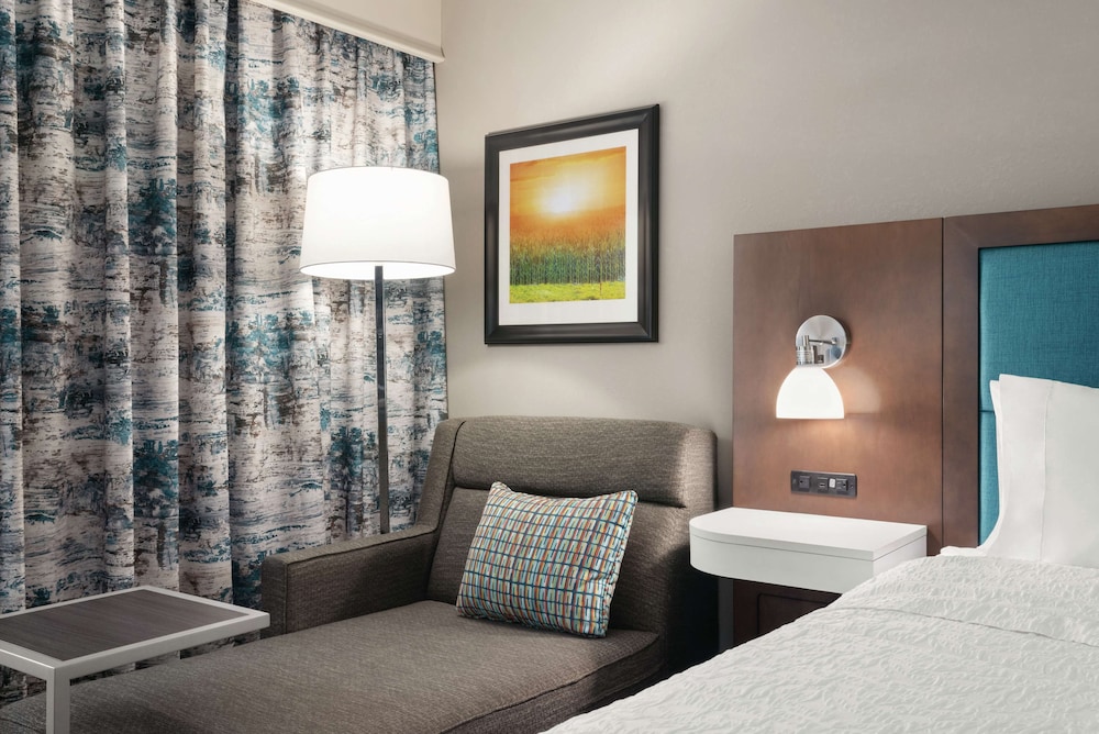Hampton Inn Champaign Southwest - photo 16