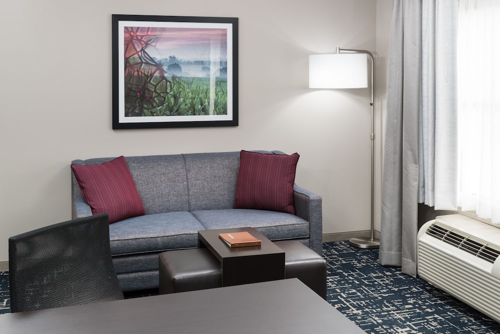 Homewood Suites by Hilton Cedar Rapids North - photo 5