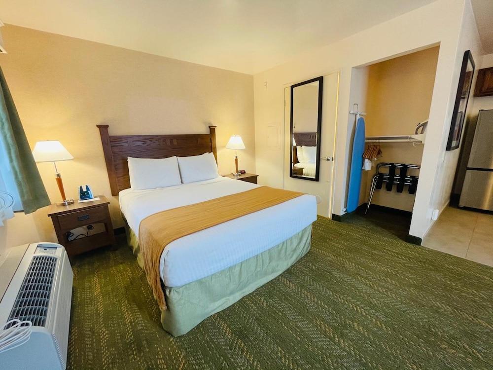 Lamplighter Inn & Suites at SDSU - photo 23