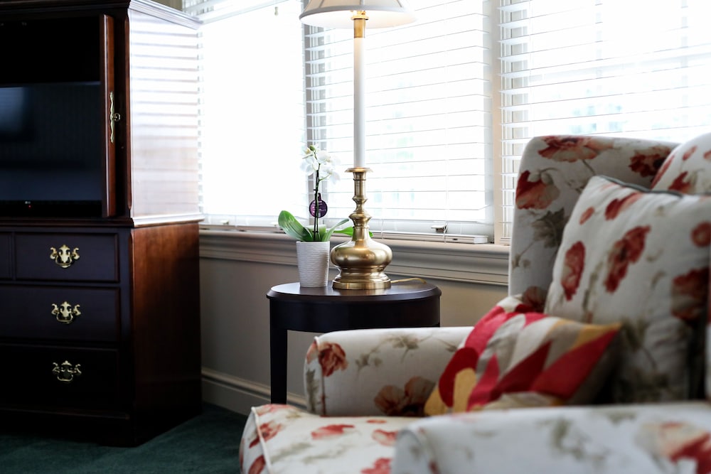 Oakmont Inn - photo 38