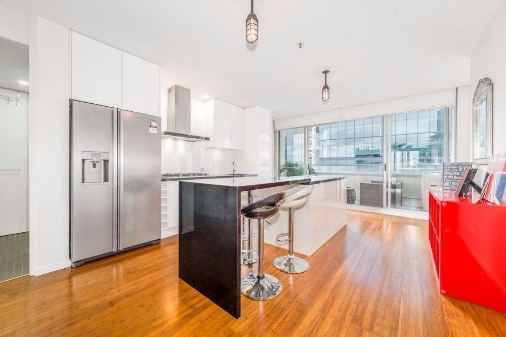 Melbourne Holiday Apartments at McCrae Docklands — 4-Star Luxury Hotel in Docklands, Australia