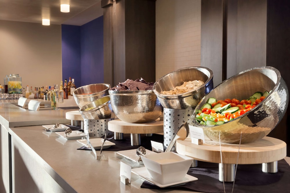 Embassy Suites by Hilton Kansas City Olathe - photo 30