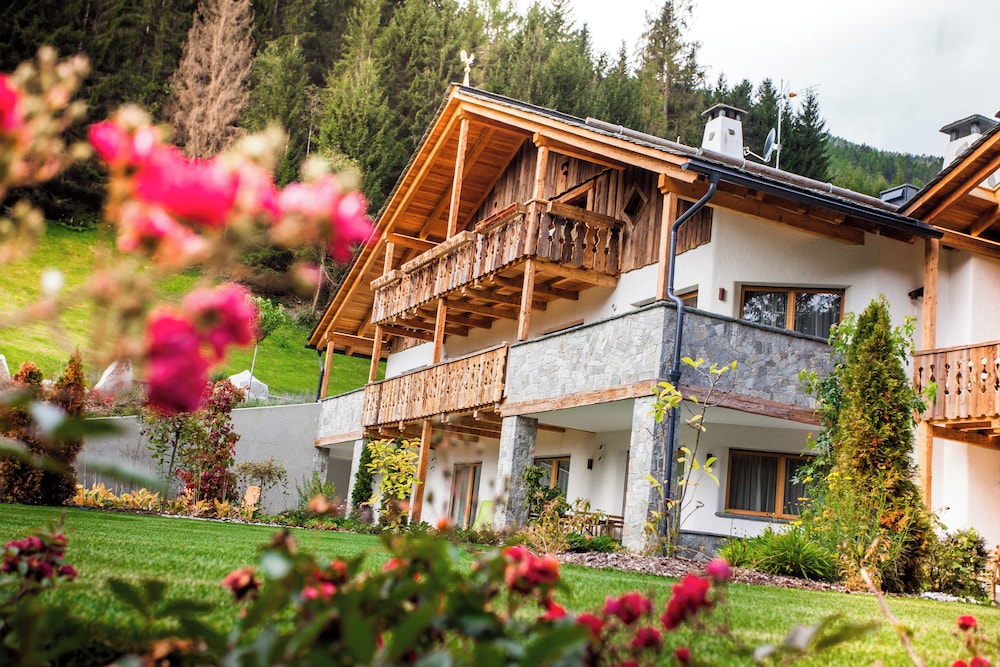Alpine Mountain Chalet — 4-Star Luxury Hotel in San Vigilio, Italy