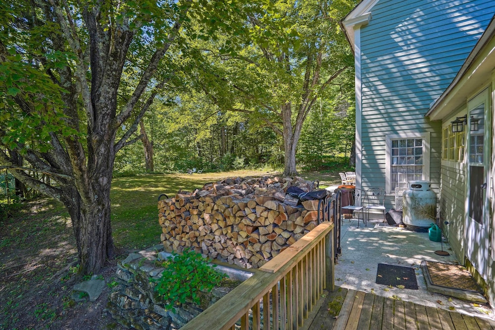 Charlemont Retreat on Chickley River w EV Charger — hotel in Charlemont