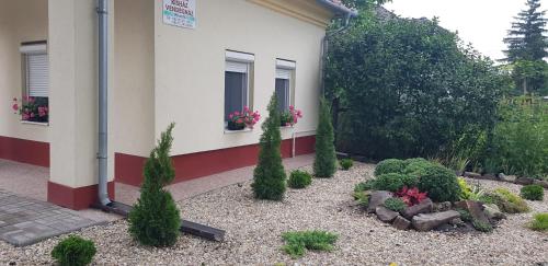Harmónia Kisház Vendéghàz — 4-Star Luxury Hotel in Poroszlo, Hungary