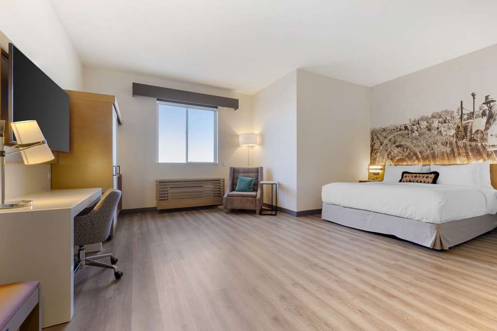 Cambria Hotel El Centro Imperial - photo 25