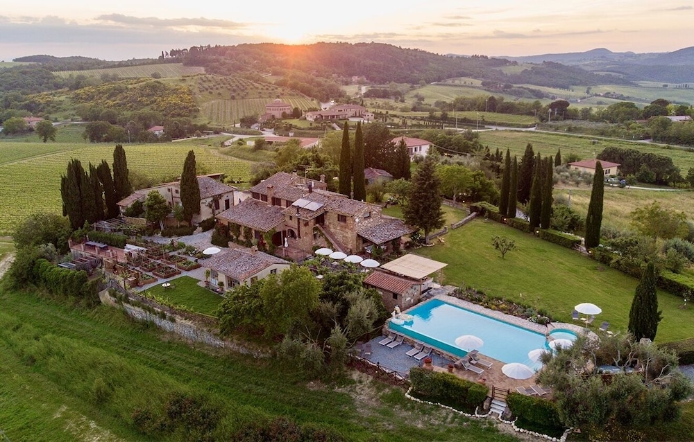 Relais Ortaglia — 4-Star Luxury Hotel in Montepulciano, Italy