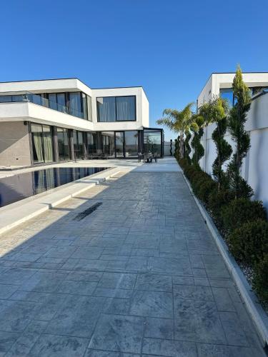 Infinity Villa — 4-Star Luxury Hotel in None, Albania