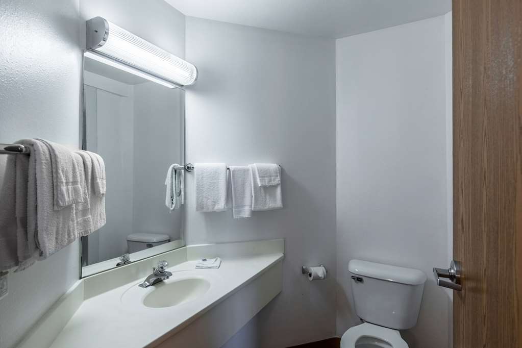 Motel 6 Baraboo WI Lake Delton - photo 23