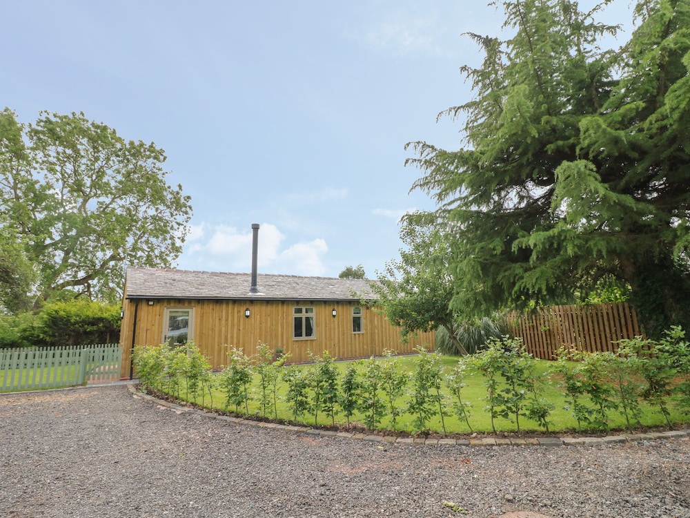 The Hen House — 4-Star Luxury Hotel in Rugeley, United Kingdom